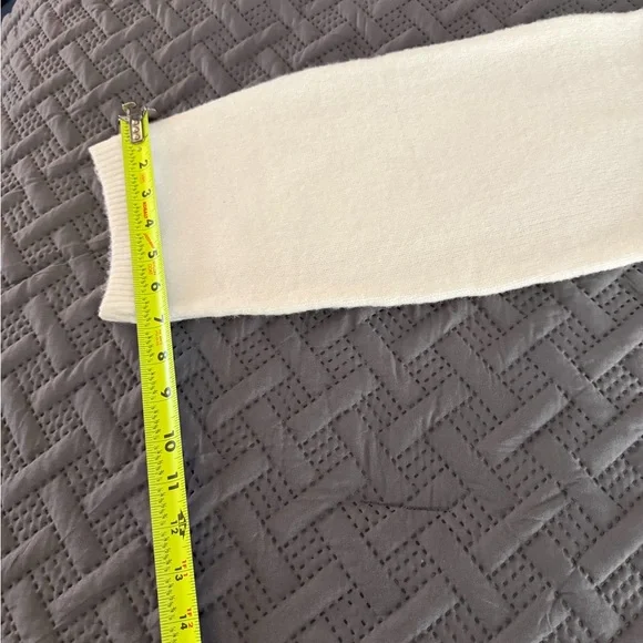 H&M White Sweater with Elegant Bow Accent - Picture 9 of 13